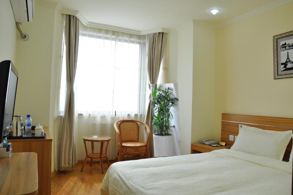 Super 8 Hotel Qingdao Railway Station Gui Zhou Road Ngoại thất bức ảnh