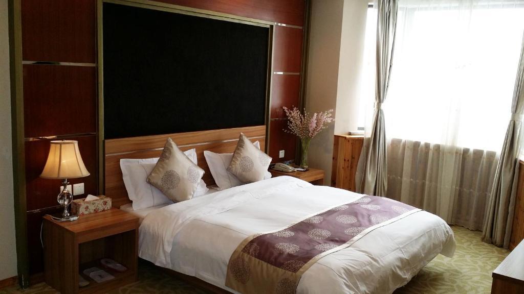 Super 8 Hotel Qingdao Railway Station Gui Zhou Road Ngoại thất bức ảnh
